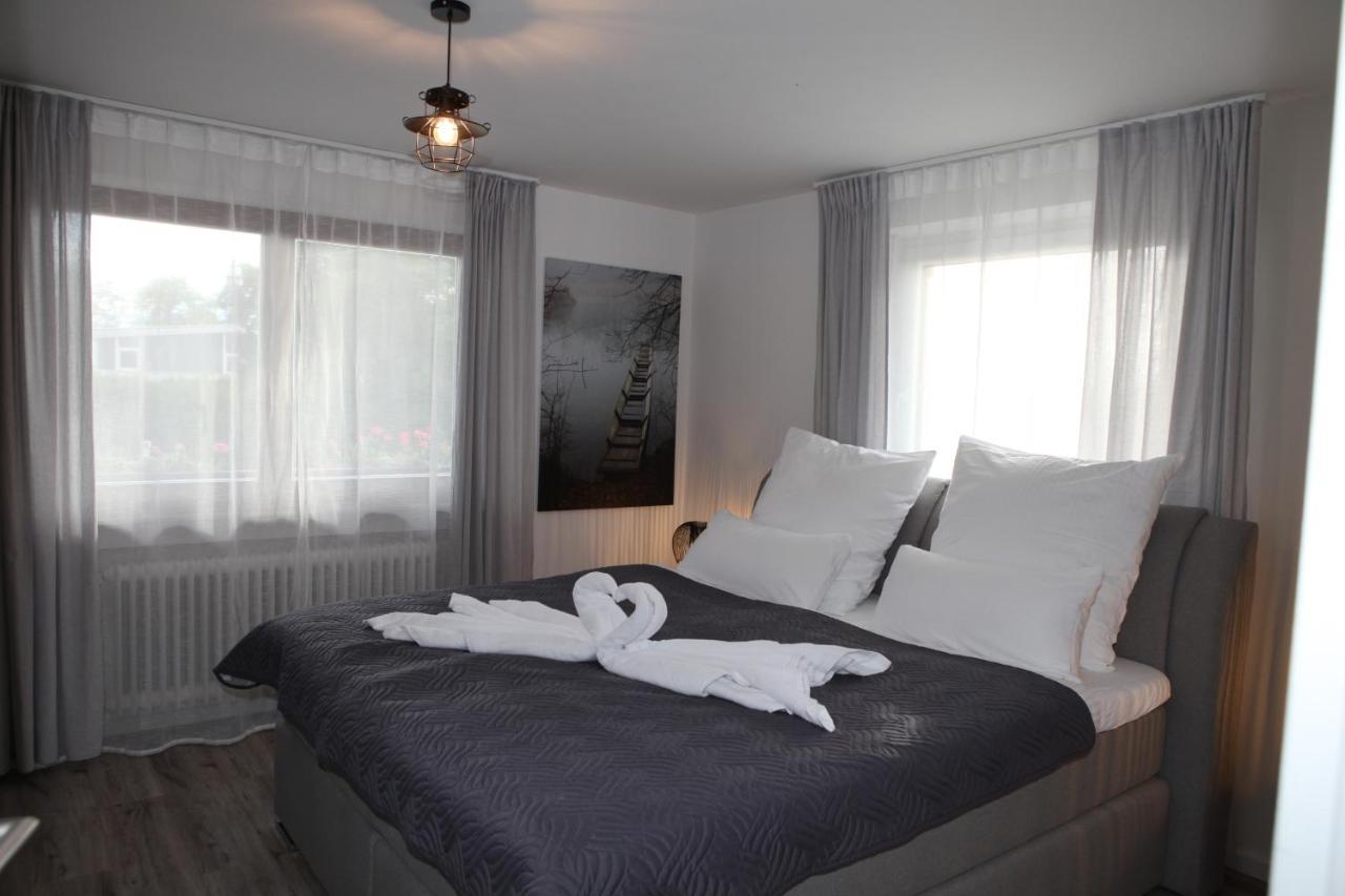 Gaestehaus Zum Rhein Rheinhausen Exteriör bild